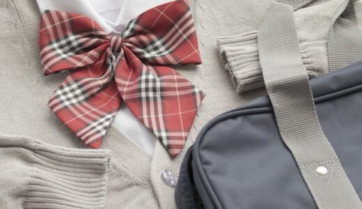 高校生のお葬式の服装でブレザーにセーターを着ても大丈夫？