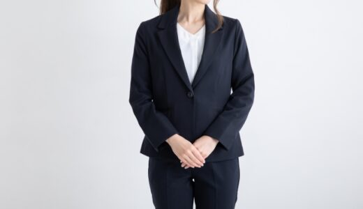 リクルートスーツで葬式に参列するのはアリ？喪服代わりになる？